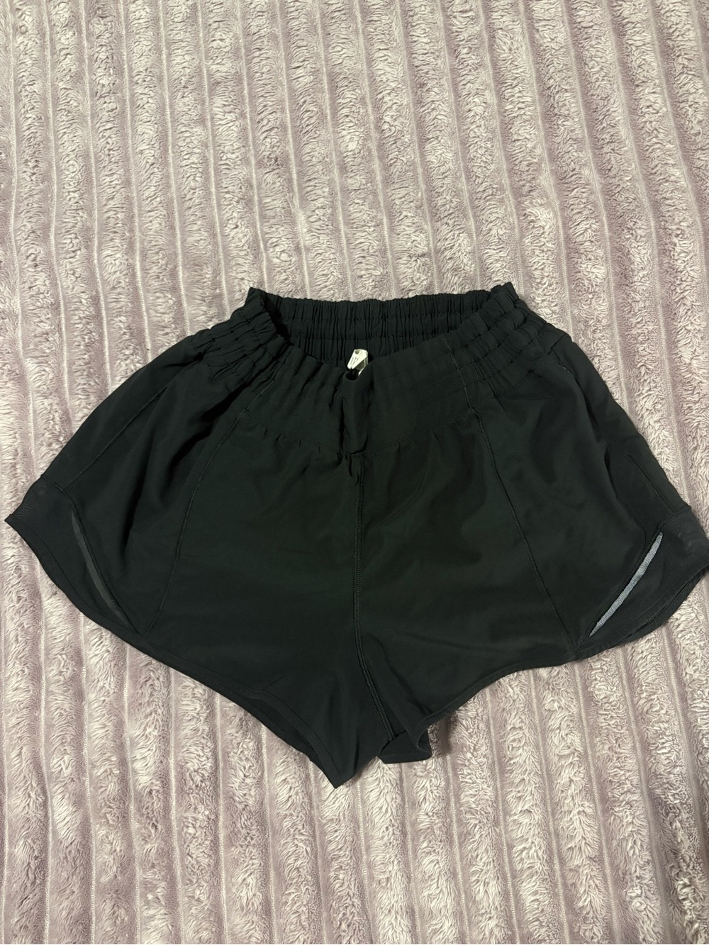 lululemon athletica Black Women's Hotty High-Rise Lined Shorts 2.5”